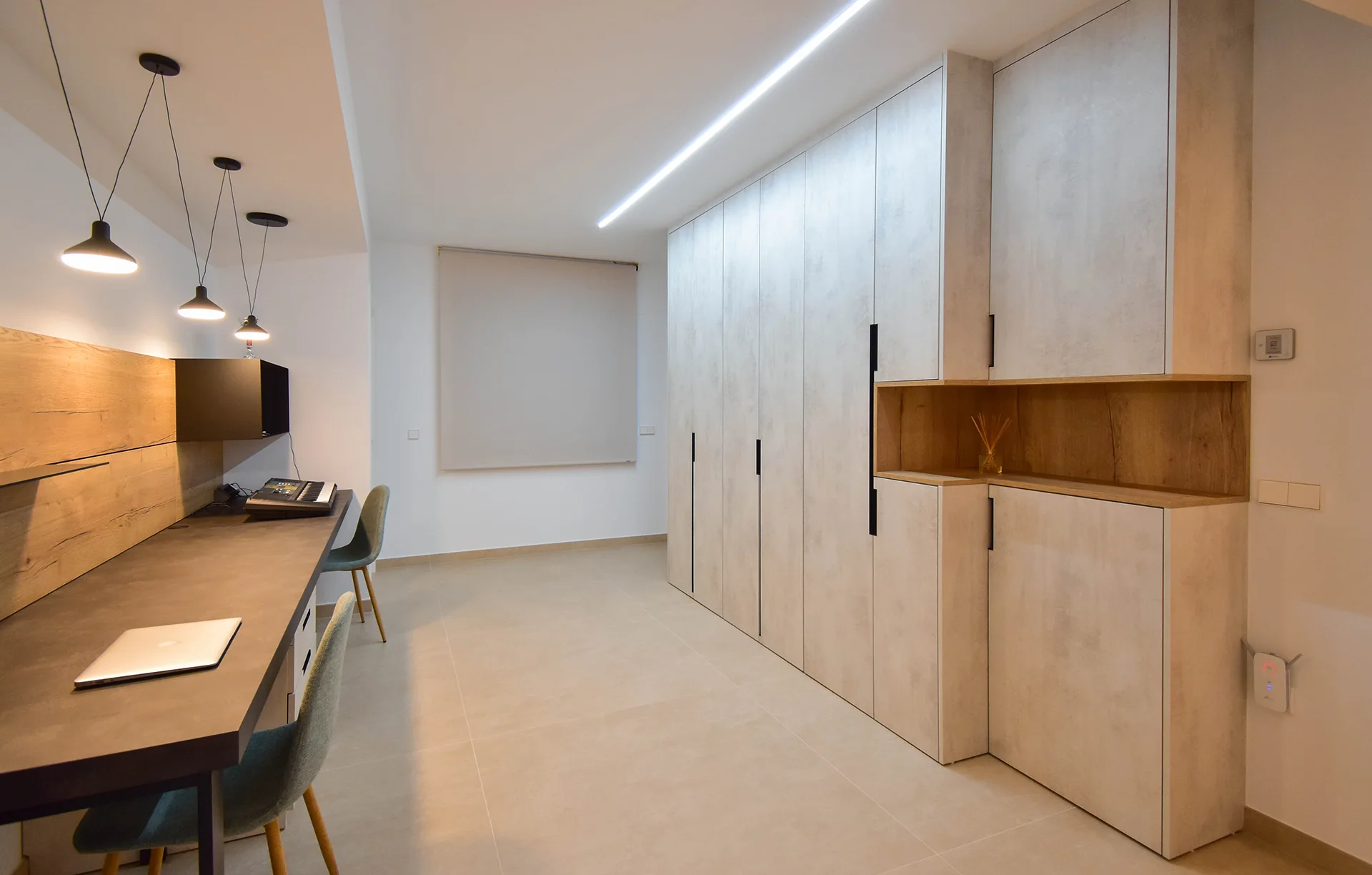 interiorismo-en-murcia-beauty-home-armario-y-mesa-de-estudio